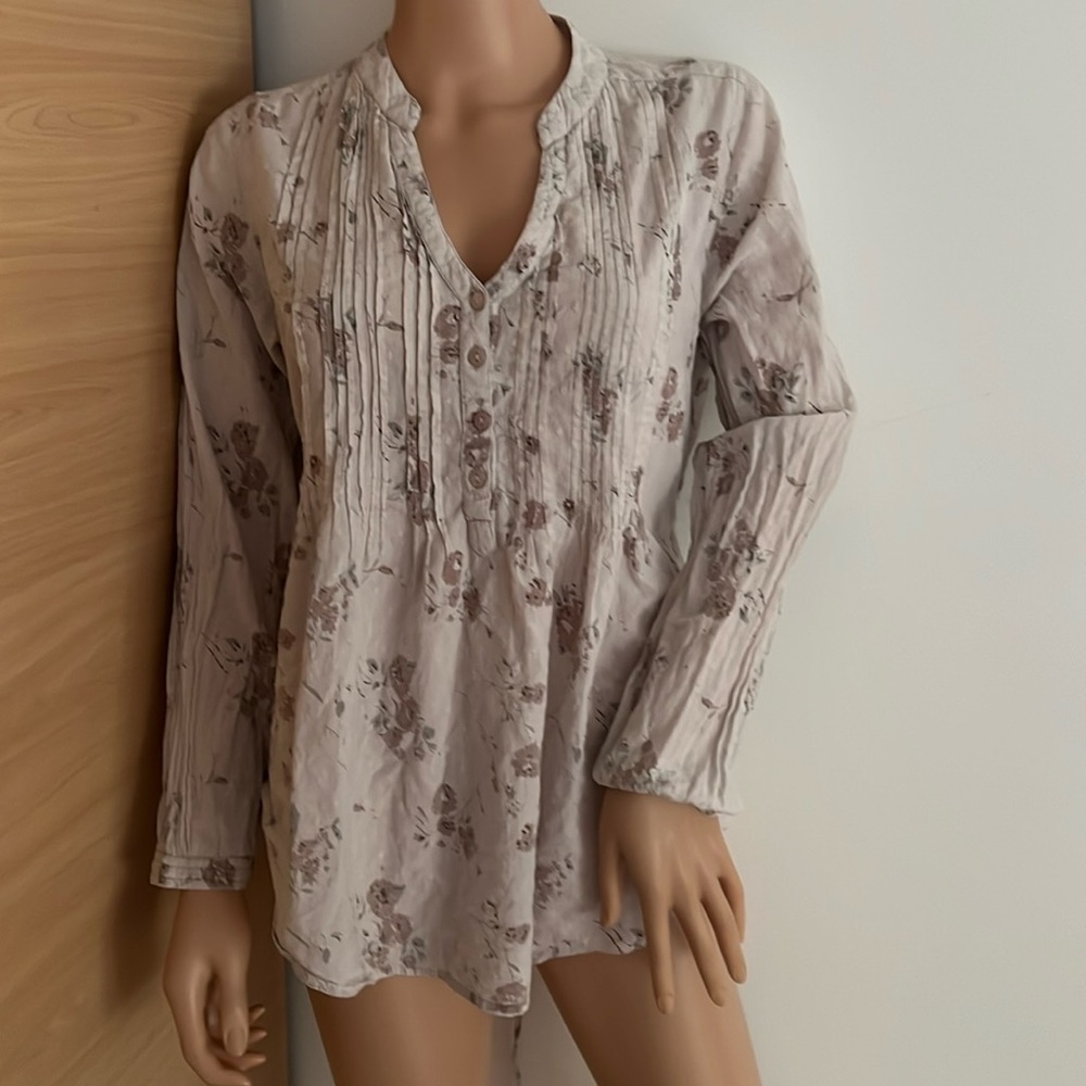 Holly land Chic & stylish. Woman’s Tunic.